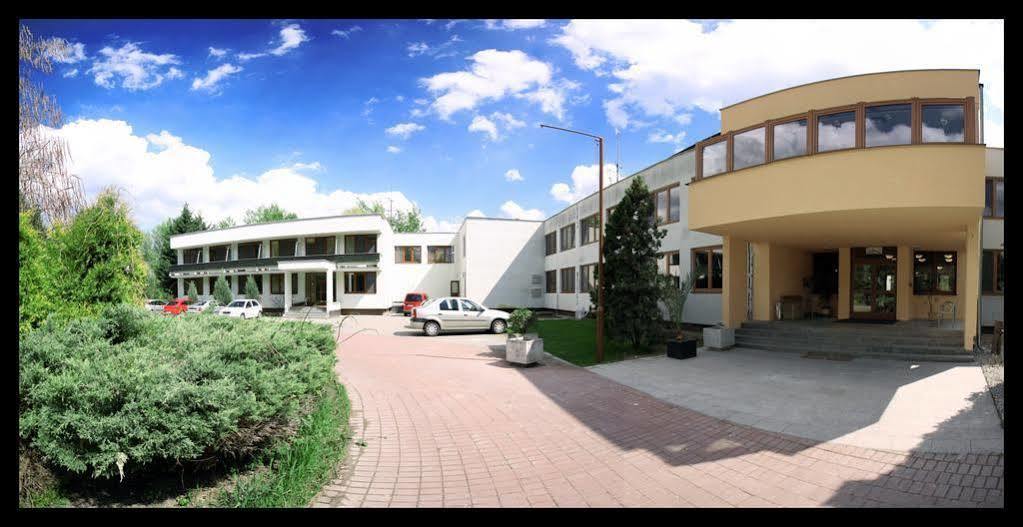 Relax Inn Soporna Екстер'єр фото